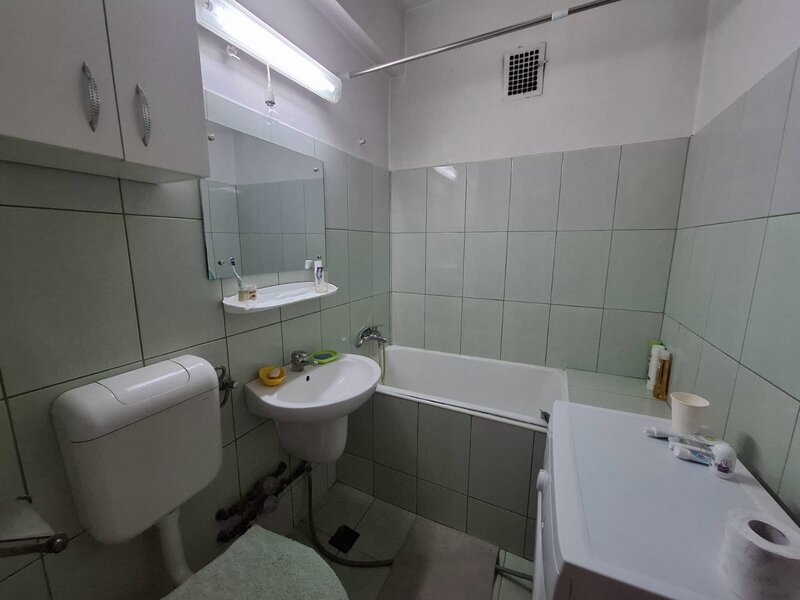 Piata Mihail Kogalniceanu, apartament 2 camere, centrala de bloc, fara risc
